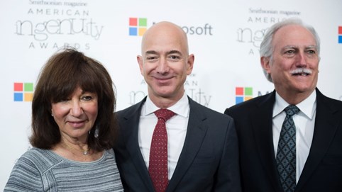 Jeff Bezos từng nghĩ sẽ làm mất sạch tiền đầu tư của bố mẹ khi khởi nghiệp Amazon